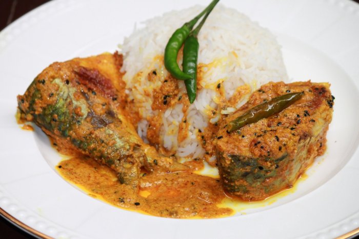 How to cook bengali style fish curry