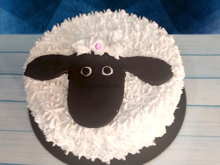 How to make a sheep cake decoration